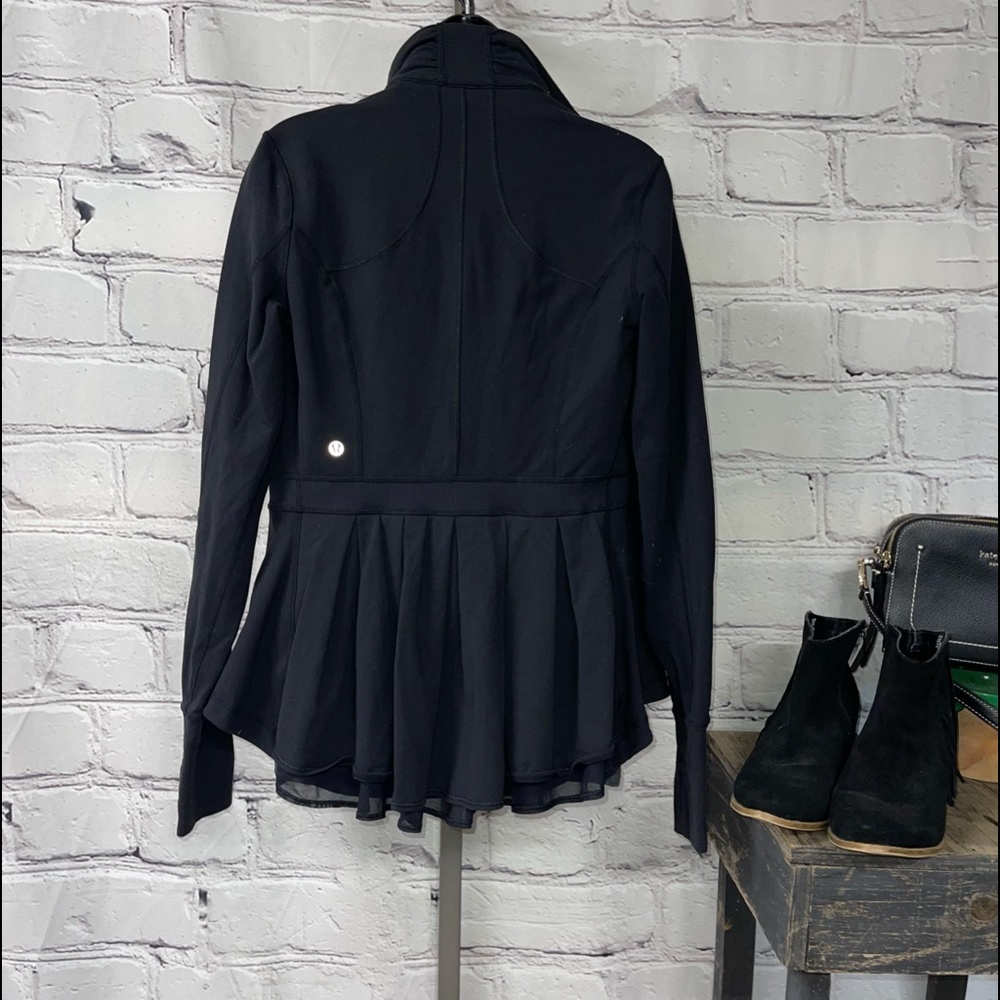 Lululemon ruffle jacket womens